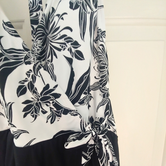 NWOT APT. 9 Black & White Floral Wrap-Front Halter One-Piece Swimdress - Size L - Picture 7 of 9